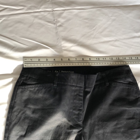 Women’s size 6P Talbots perfect crop black capris - Picture 6 of 11